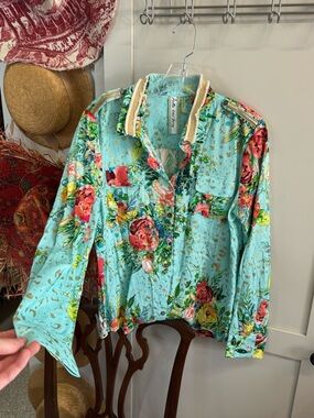 ARATTA Floral Button-Up Blouse in Aqua with Pink & Yellow Roses
